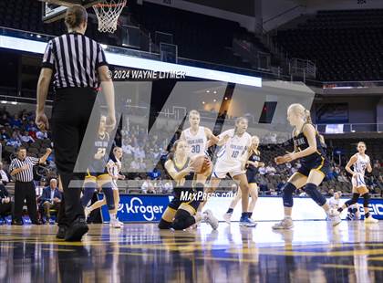 Thumbnail 3 in Notre Dame vs Highlands (2024 9th Region Girls Basketball Tournament) photogallery.