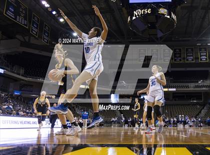 Thumbnail 3 in Notre Dame vs Highlands (2024 9th Region Girls Basketball Tournament) photogallery.