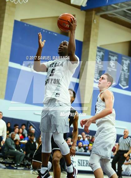 Thumbnail 2 in Sierra Canyon vs Bishop O'Dowd (Sierra Canyon Super Showcase) photogallery.
