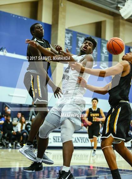 Thumbnail 3 in Sierra Canyon vs Bishop O'Dowd (Sierra Canyon Super Showcase) photogallery.