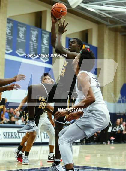 Thumbnail 1 in Sierra Canyon vs Bishop O'Dowd (Sierra Canyon Super Showcase) photogallery.