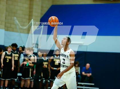 Thumbnail 3 in Sierra Canyon vs Bishop O'Dowd (Sierra Canyon Super Showcase) photogallery.