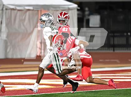 Thumbnail 1 in De La Salle vs. Mater Dei (CIF State Open Division Final) photogallery.