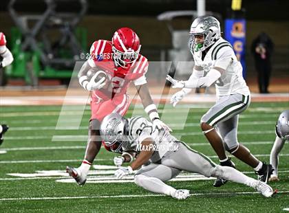 Thumbnail 1 in De La Salle vs. Mater Dei (CIF State Open Division Final) photogallery.