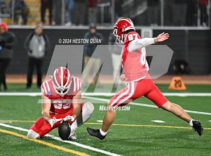 Thumbnail 1 in De La Salle vs. Mater Dei (CIF State Open Division Final) photogallery.