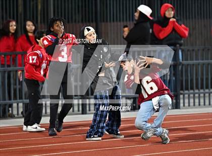 Thumbnail 2 in De La Salle vs. Mater Dei (CIF State Open Division Final) photogallery.