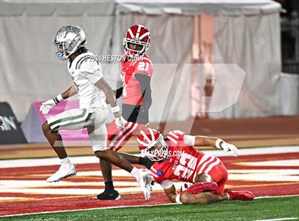 Thumbnail 3 in De La Salle vs. Mater Dei (CIF State Open Division Final) photogallery.