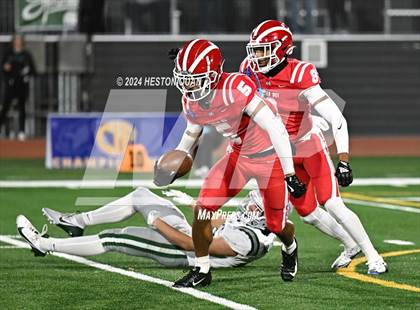 Thumbnail 1 in De La Salle vs. Mater Dei (CIF State Open Division Final) photogallery.