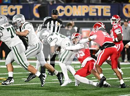 Thumbnail 2 in De La Salle vs. Mater Dei (CIF State Open Division Final) photogallery.