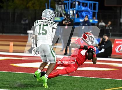Thumbnail 2 in De La Salle vs. Mater Dei (CIF State Open Division Final) photogallery.