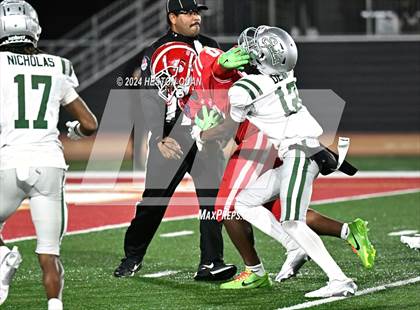 Thumbnail 3 in De La Salle vs. Mater Dei (CIF State Open Division Final) photogallery.