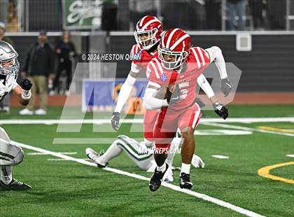 Thumbnail 1 in De La Salle vs. Mater Dei (CIF State Open Division Final) photogallery.