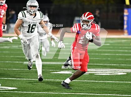 Thumbnail 2 in De La Salle vs. Mater Dei (CIF State Open Division Final) photogallery.