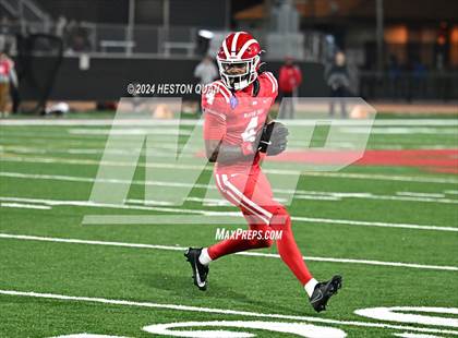 Thumbnail 2 in De La Salle vs. Mater Dei (CIF State Open Division Final) photogallery.