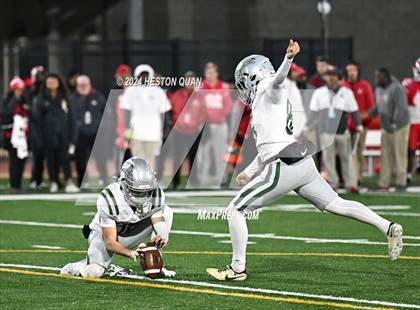 Thumbnail 3 in De La Salle vs. Mater Dei (CIF State Open Division Final) photogallery.