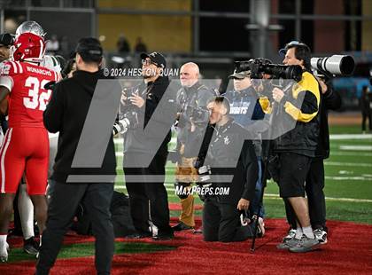 Thumbnail 2 in De La Salle vs. Mater Dei (CIF State Open Division Final) photogallery.