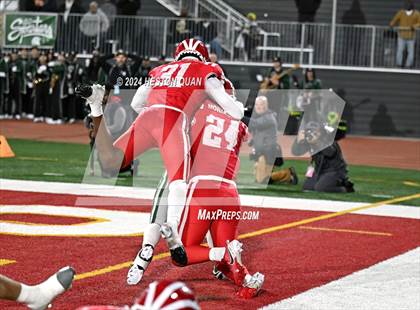 Thumbnail 2 in De La Salle vs. Mater Dei (CIF State Open Division Final) photogallery.