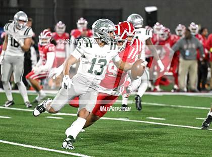Thumbnail 3 in De La Salle vs. Mater Dei (CIF State Open Division Final) photogallery.