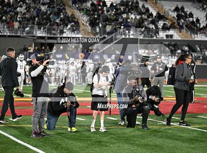 Thumbnail 1 in De La Salle vs. Mater Dei (CIF State Open Division Final) photogallery.