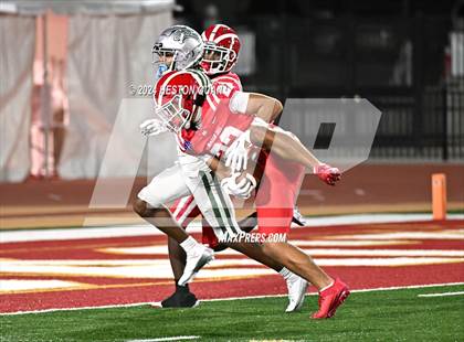 Thumbnail 3 in De La Salle vs. Mater Dei (CIF State Open Division Final) photogallery.