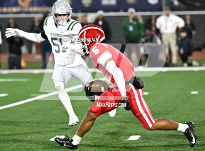 Thumbnail 2 in De La Salle vs. Mater Dei (CIF State Open Division Final) photogallery.