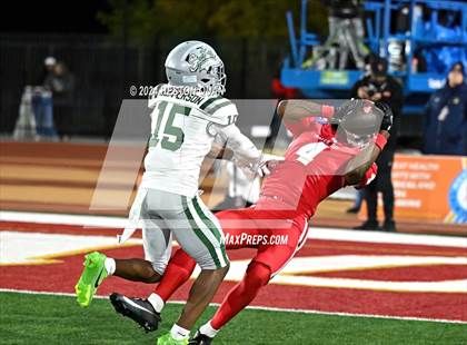 Thumbnail 1 in De La Salle vs. Mater Dei (CIF State Open Division Final) photogallery.