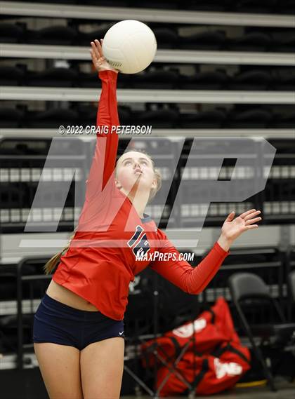 Thumbnail 2 in Mountain View vs. Woods Cross (UHSAA 5A Second Round) photogallery.