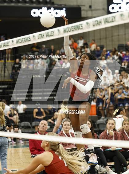 Thumbnail 3 in Mountain View vs. Woods Cross (UHSAA 5A Second Round) photogallery.