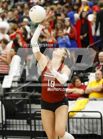 Thumbnail 3 in Mountain View vs. Woods Cross (UHSAA 5A Second Round) photogallery.