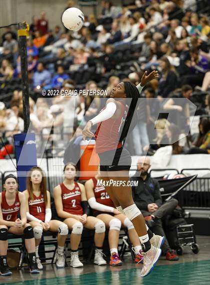 Thumbnail 1 in Mountain View vs. Woods Cross (UHSAA 5A Second Round) photogallery.