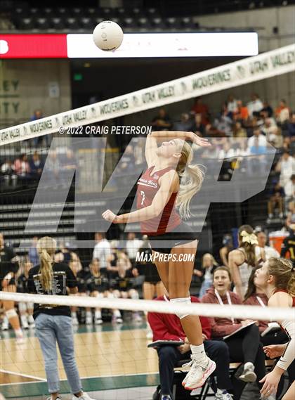 Thumbnail 3 in Mountain View vs. Woods Cross (UHSAA 5A Second Round) photogallery.