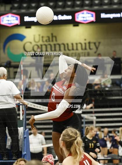 Thumbnail 1 in Mountain View vs. Woods Cross (UHSAA 5A Second Round) photogallery.