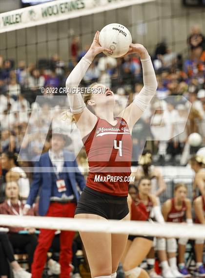 Thumbnail 3 in Mountain View vs. Woods Cross (UHSAA 5A Second Round) photogallery.