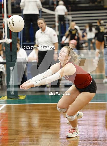 Thumbnail 2 in Mountain View vs. Woods Cross (UHSAA 5A Second Round) photogallery.