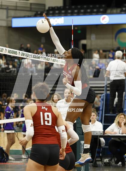 Thumbnail 2 in Mountain View vs. Woods Cross (UHSAA 5A Second Round) photogallery.