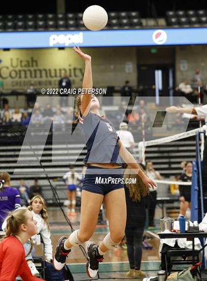 Thumbnail 1 in Mountain View vs. Woods Cross (UHSAA 5A Second Round) photogallery.