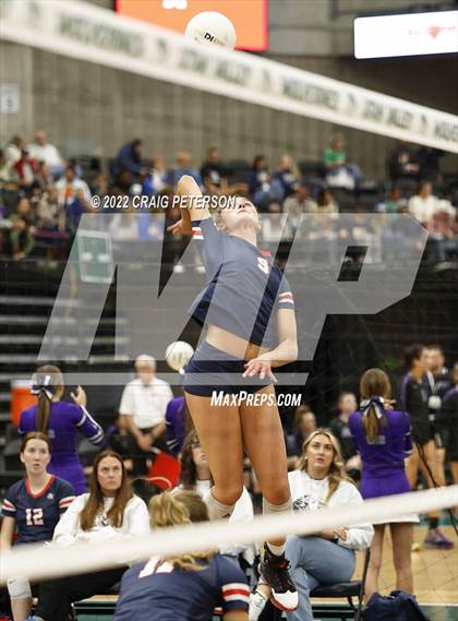 Thumbnail 2 in Mountain View vs. Woods Cross (UHSAA 5A Second Round) photogallery.