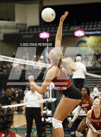 Thumbnail 2 in Mountain View vs. Woods Cross (UHSAA 5A Second Round) photogallery.