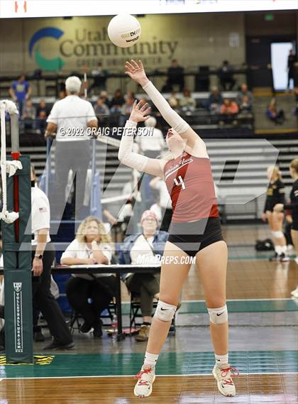Thumbnail 2 in Mountain View vs. Woods Cross (UHSAA 5A Second Round) photogallery.