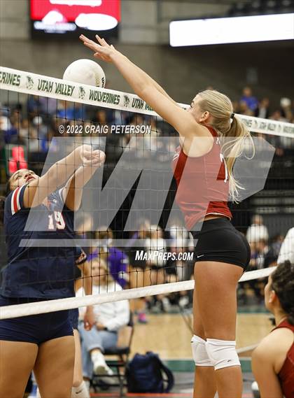 Thumbnail 1 in Mountain View vs. Woods Cross (UHSAA 5A Second Round) photogallery.