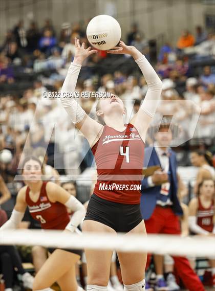 Thumbnail 1 in Mountain View vs. Woods Cross (UHSAA 5A Second Round) photogallery.