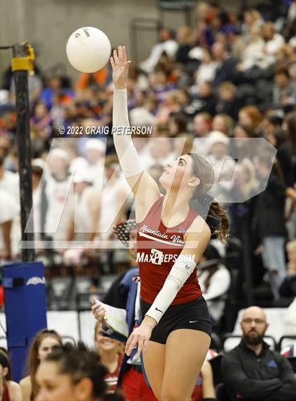Thumbnail 1 in Mountain View vs. Woods Cross (UHSAA 5A Second Round) photogallery.