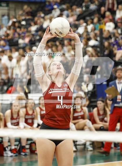 Thumbnail 1 in Mountain View vs. Woods Cross (UHSAA 5A Second Round) photogallery.
