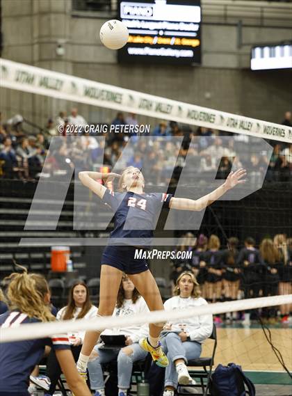 Thumbnail 1 in Mountain View vs. Woods Cross (UHSAA 5A Second Round) photogallery.