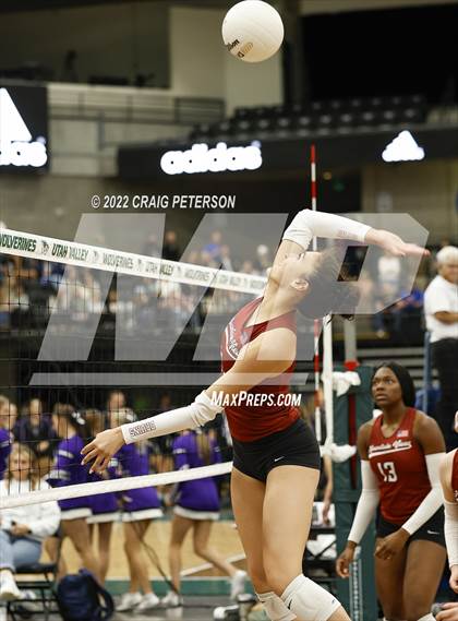 Thumbnail 2 in Mountain View vs. Woods Cross (UHSAA 5A Second Round) photogallery.