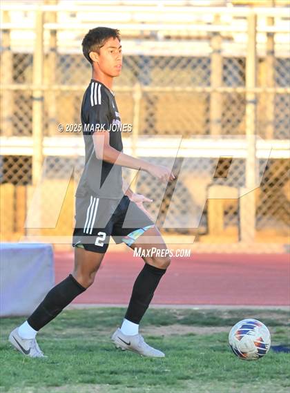Thumbnail 2 in Sunrise Mountain vs. Verrado (AIA 5A Semifinal) photogallery.