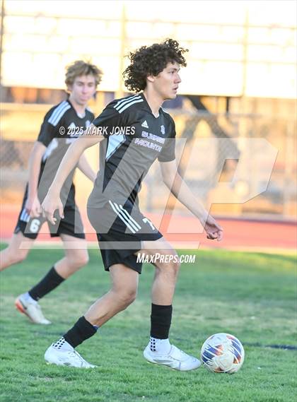 Thumbnail 2 in Sunrise Mountain vs. Verrado (AIA 5A Semifinal) photogallery.