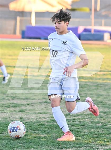 Thumbnail 2 in Sunrise Mountain vs. Verrado (AIA 5A Semifinal) photogallery.