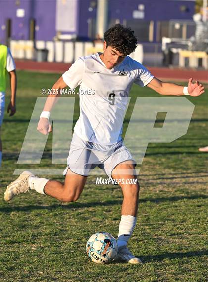 Thumbnail 2 in Sunrise Mountain vs. Verrado (AIA 5A Semifinal) photogallery.