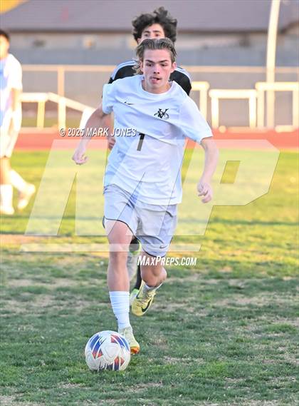 Thumbnail 3 in Sunrise Mountain vs. Verrado (AIA 5A Semifinal) photogallery.